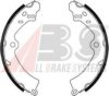 SUZUK 5320080830 Brake Shoe Set